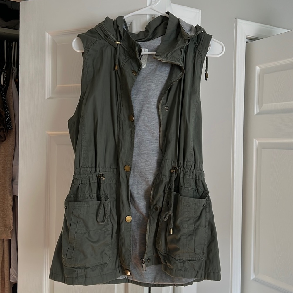 Cargo material vest